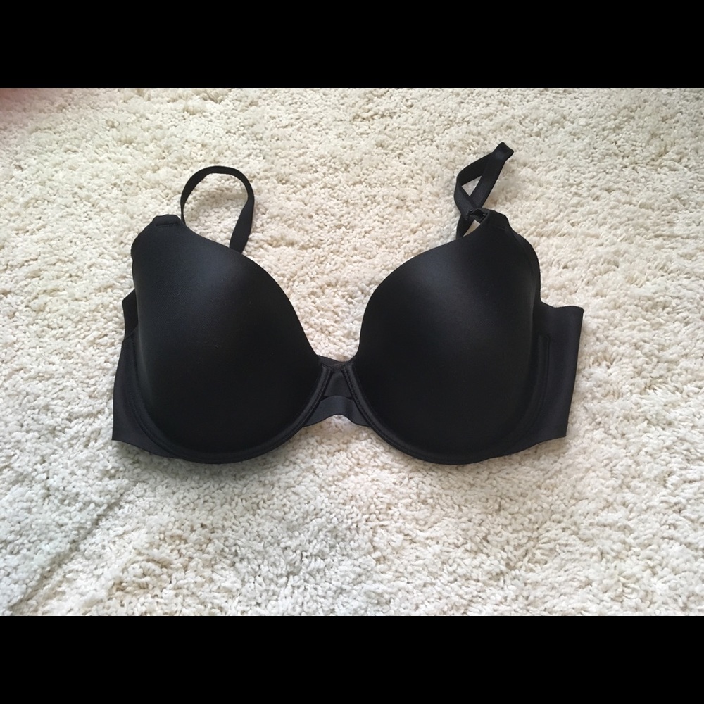 Warner’s smoothing black bra
